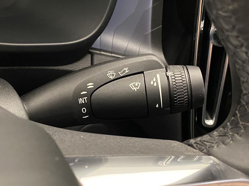 Volvo C40 PURE ELECTRIC RECHARGE PLUS - fotka 23 z 57
