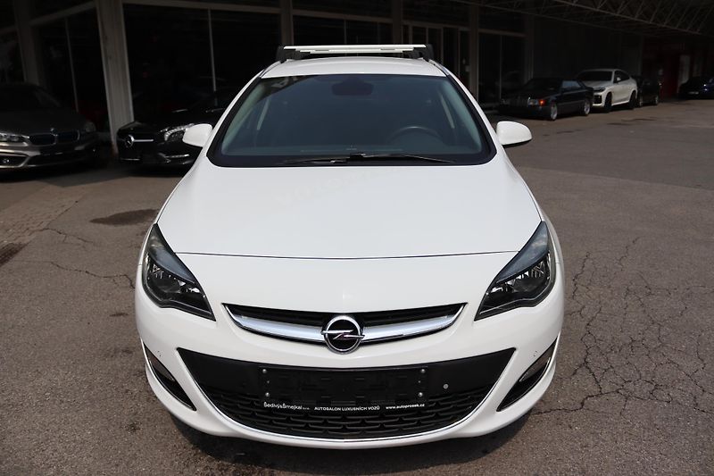 Opel Astra Opel Astra J Sports Tourer 1.7 - fotka 3 z 54