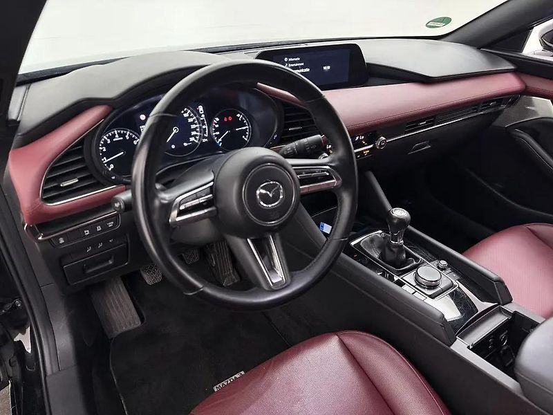 Mazda 3 2.0 e-SkyActiv-X 137kW LUXURY  - fotka 3 z 13