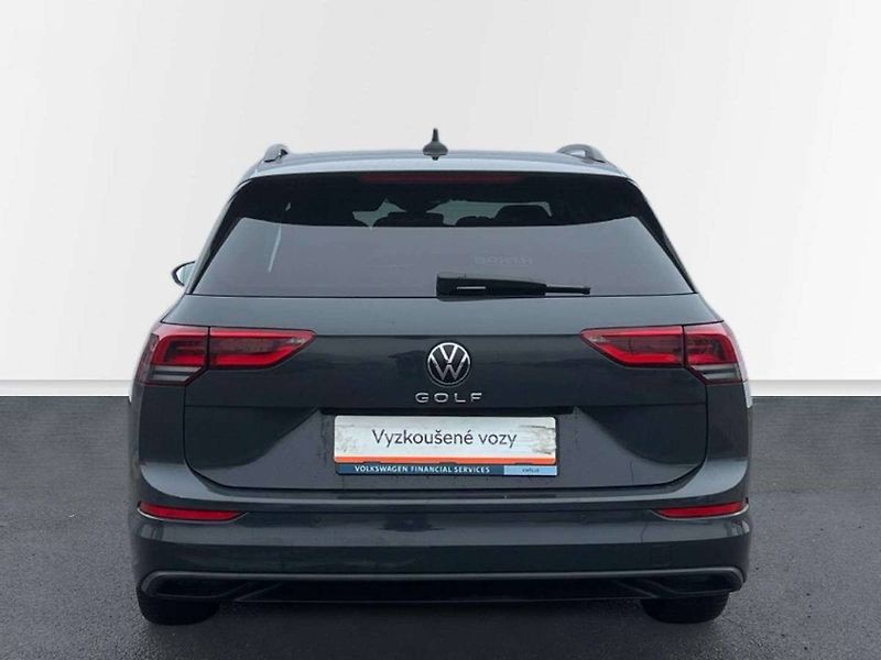 Volkswagen Golf (2022) Variant Life 1,0 TSI - fotka 7 z 20