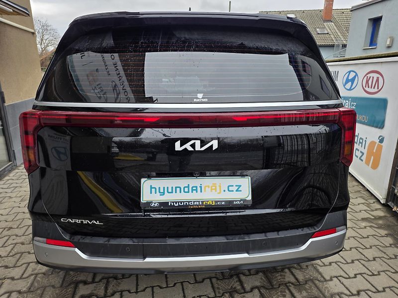 Kia Carnival 2.2-9 MÍST-DPH-KŮŽE - fotka 10 z 28