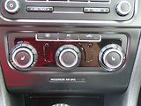 Volkswagen Golf (2009) 2.0 TDi, AC, výhřev sed - náhled 13