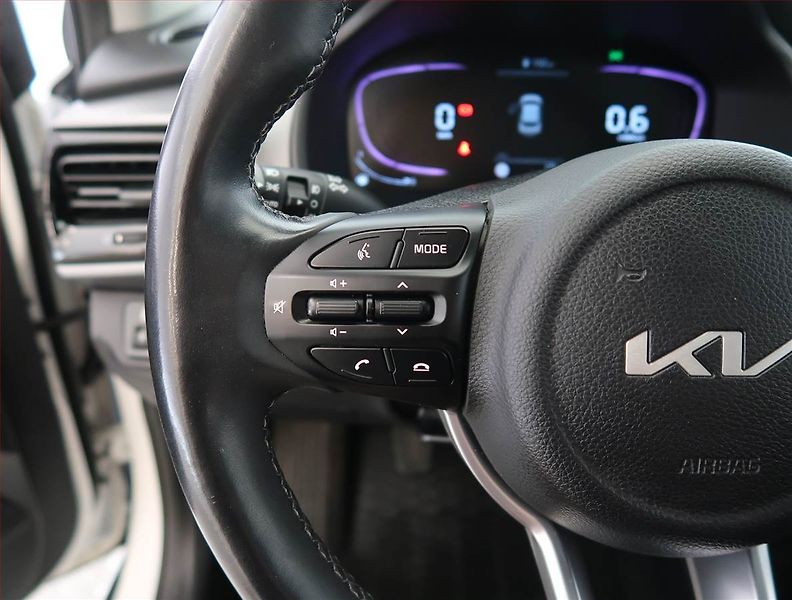 Kia Stonic (2024) 1.2 DPI, ČR,1.maj, Serv.kniha - fotka 18 z 22