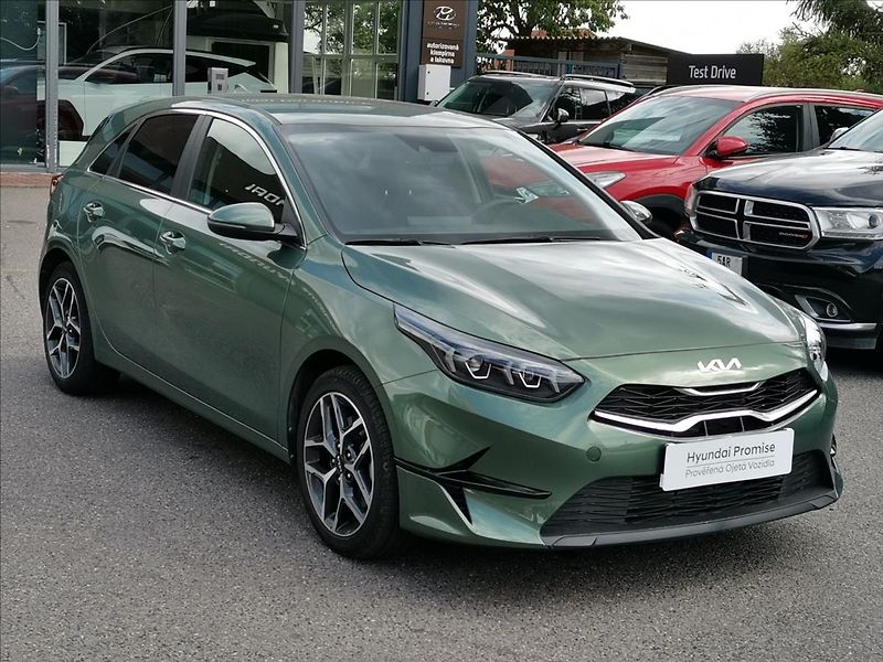 Kia Ceed 1,5 T-GDI 118kW Top DCT - fotka 3 z 19