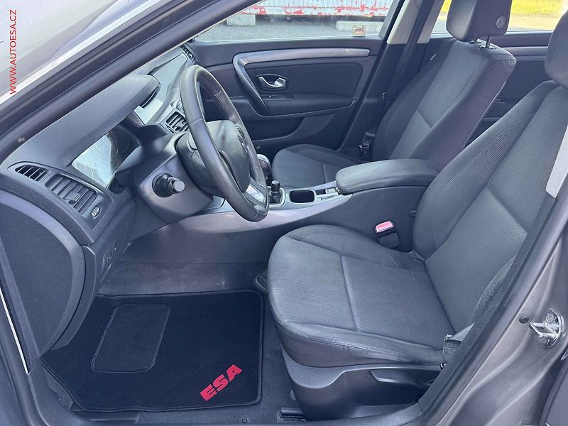 Renault Laguna (2010) 2.0 i, 1.maj,ČR, AC, tempo - fotka 9 z 13