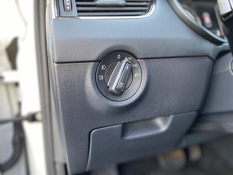 Škoda Octavia Combi 2,0 TDI 135 kW Style DSG - fotka 12 z 25
