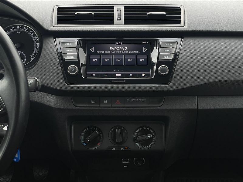 Škoda Fabia 1,0 TSI Combi Ambition Plus - fotka 12 z 24