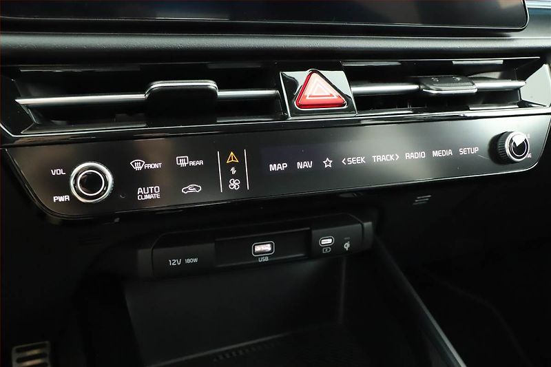 Kia Niro (2024) Premium Hybrid - fotka 16 z 20
