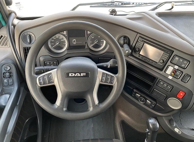 DAF XF 530 6x4 Bordmatic  - fotka 16 z 18