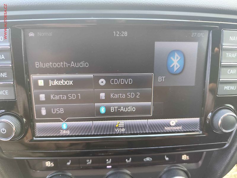 Škoda Octavia (2014) 2.0 TDi, ČR, Navi, bixen - fotka 13 z 27
