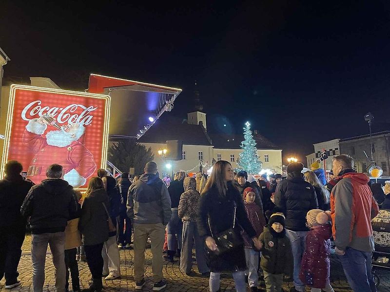 Vánoční kamion Coca-Coly se Santou dorazil do Frýdku-Místku, prosinec 2025.