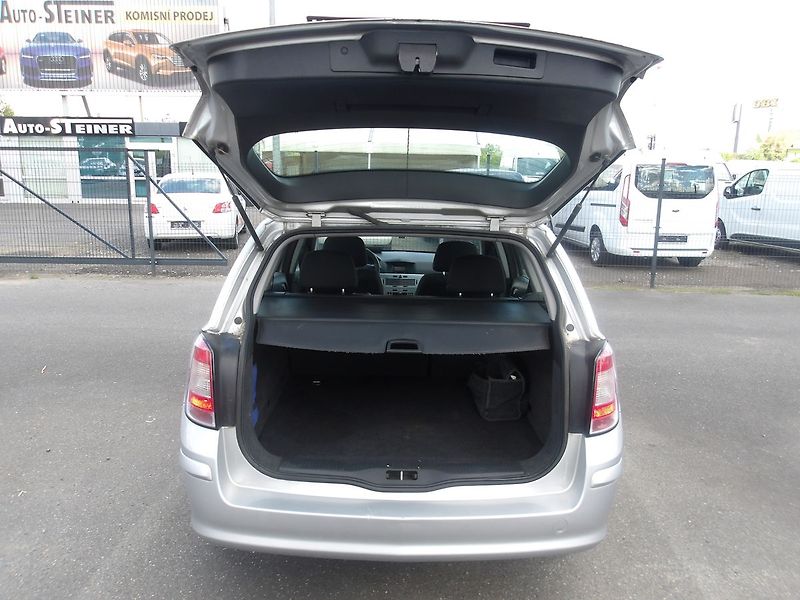 Opel Astra 1,6 16V - fotka 14 z 26