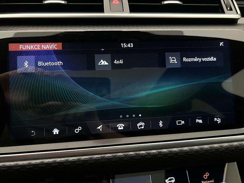 Land Rover Range Rover Velar D300 SE AUT - fotka 46 z 53