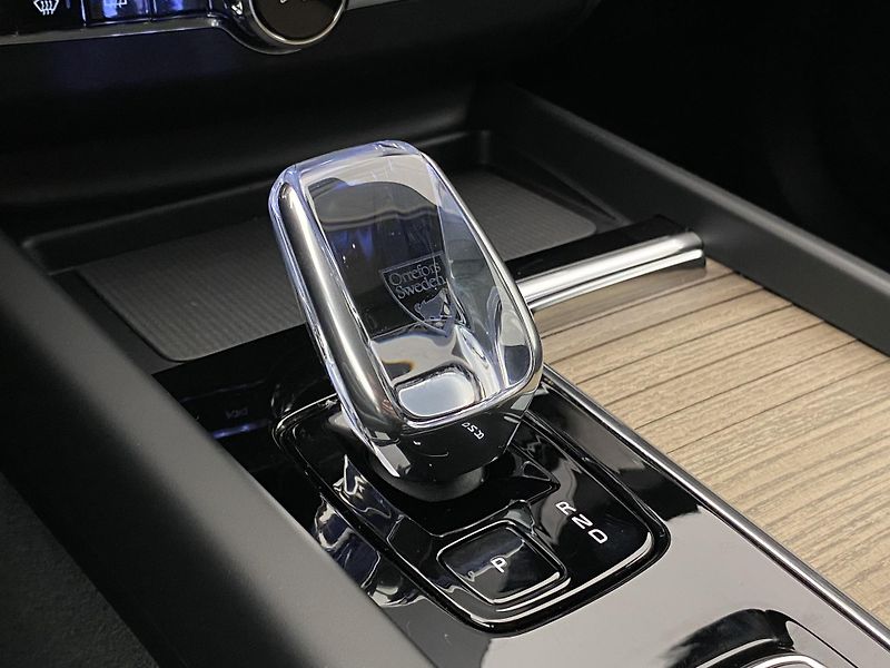 Volvo XC60 T6 AWD RECHARGE DARK PLUS CZ - fotka 28 z 62