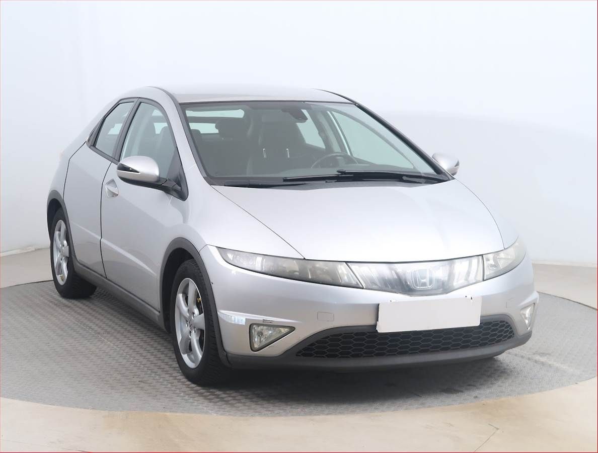 Honda Civic 1.8 i, po STK, plně pojízdný