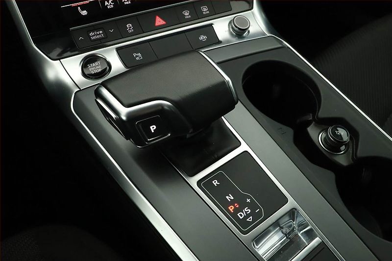 Audi A6 (2023) 40 TDI - fotka 10 z 18