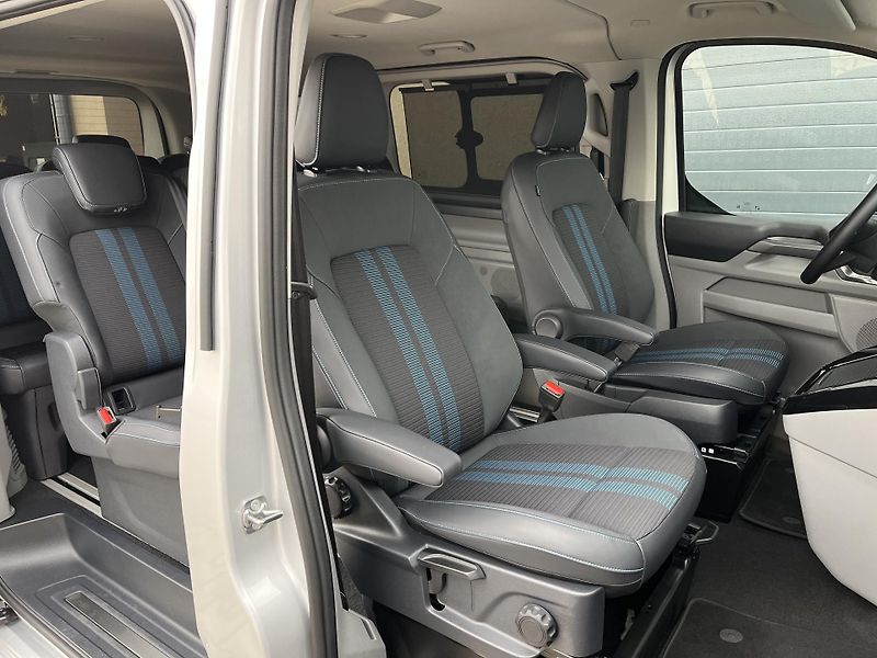 Ford Tourneo Custom (2025) AWD 170 PS Sport el. TZ,DPH - fotka 17 z 49