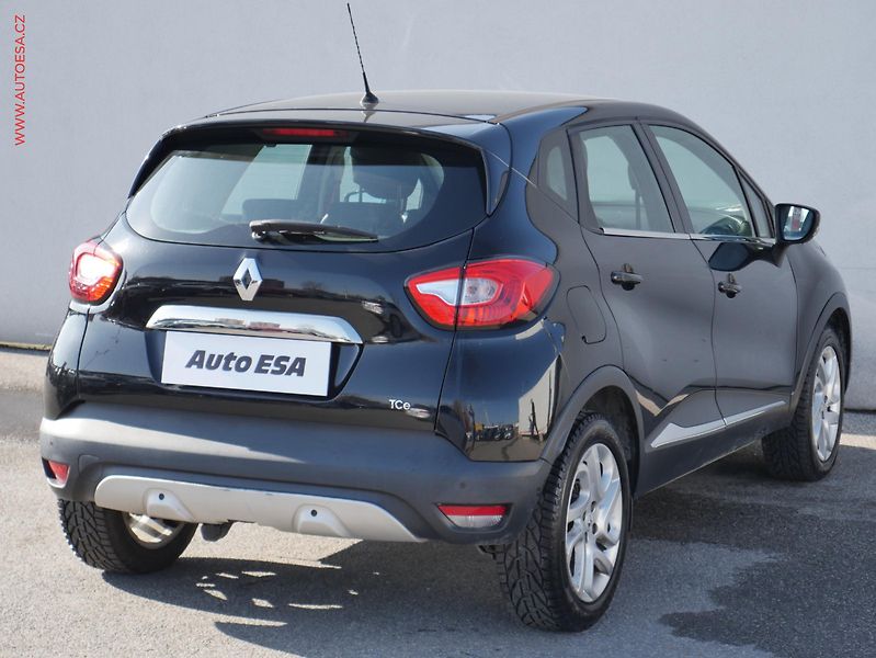 Renault Captur (2016) 1.2 TCe, AT, park.asist - fotka 6 z 15