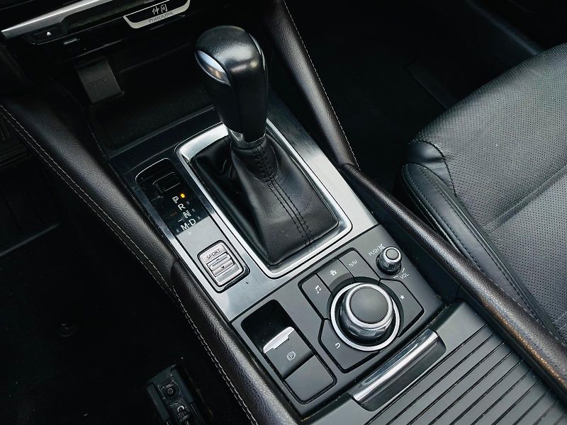 Mazda 6 2.5i AUT KAMERA SERVISKA TAŽNÉ - fotka 42 z 61