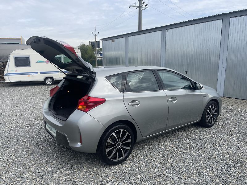 Toyota Auris 1.8i 16v HYBRID AUT SERVIS TOP - fotka 118 z 172