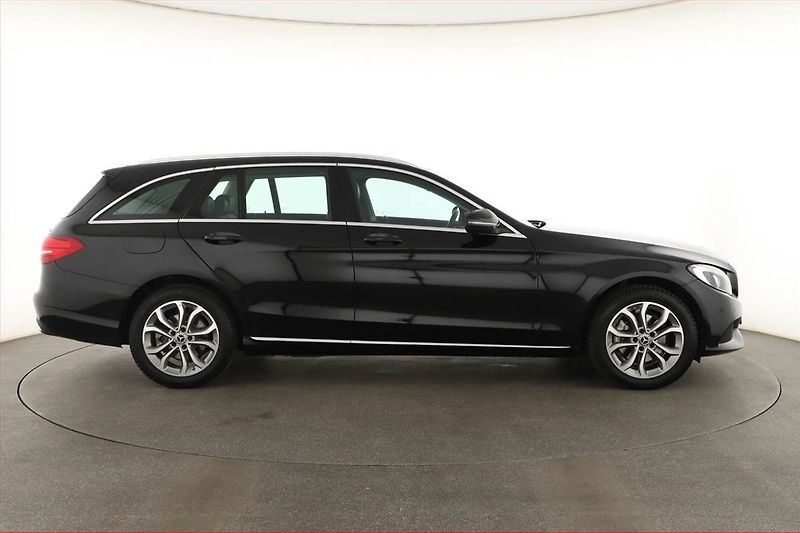 Mercedes-Benz Třídy C (2017) C 200 4MATIC, 4X4, Automat - fotka 6 z 21