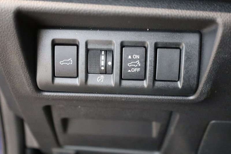 Subaru Outback 2.5i 4WD Comfort - fotka 23 z 26