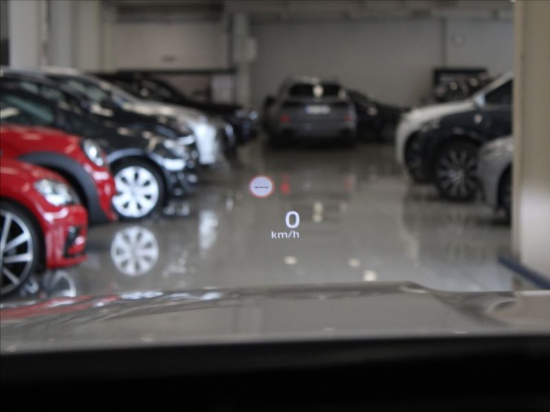 Mitsubishi Outlander 2,4 PHEV AWD Instyle TAŽNÉ - fotka 10 z 30
