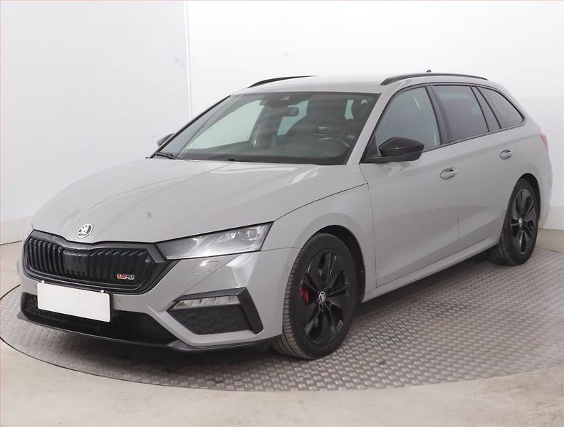 Škoda Octavia (2021) RS 2.0 TSI - fotka 2 z 17