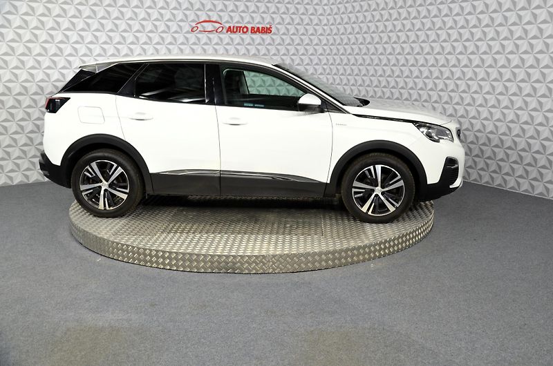 Peugeot 3008 (2020) 1.5bHDi 130 Allure - fotka 4 z 20