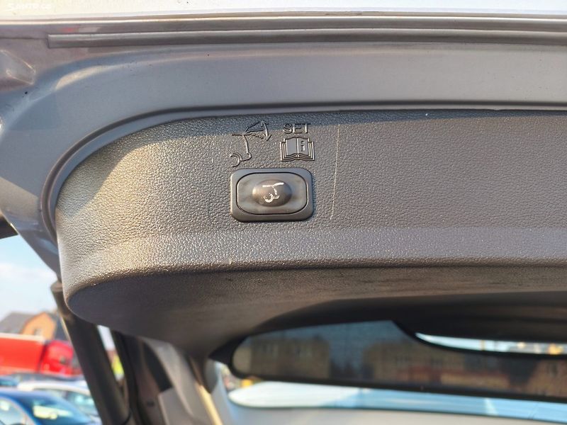 Ford Kuga (2016) - fotka 18 z 39