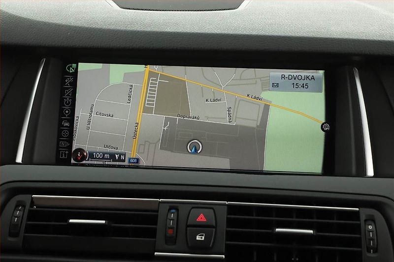 BMW Řada 5 (2016) 525d, Automat, Navi, Bi-Xenony - fotka 12 z 20