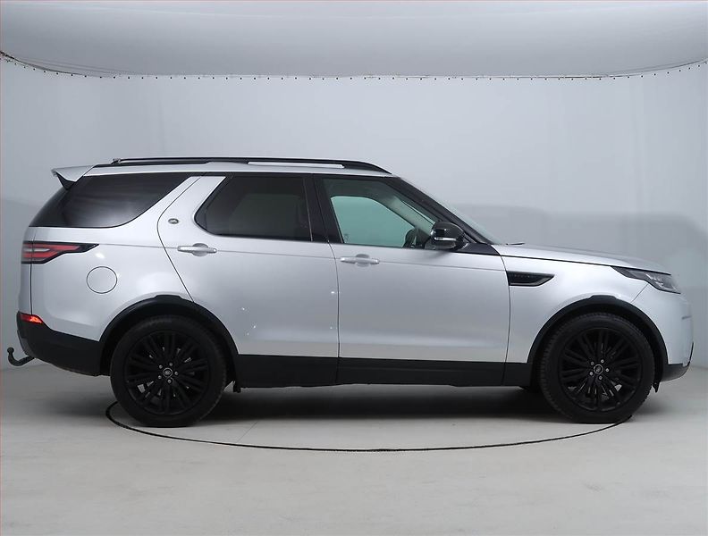 Land Rover Discovery (2018) 3.0 Td6 - fotka 6 z 26