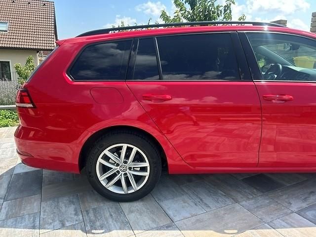 Volkswagen Golf Variant 1,6TDi DSG F1 LED MATRIX NAVI - fotka 17 z 51