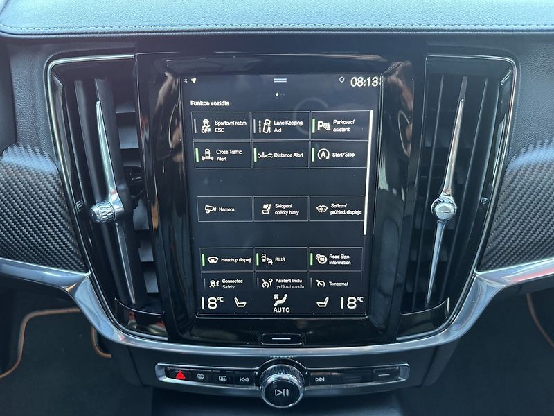 Volvo V90 (2018) 2.0D AWD Ocean Race LED - fotka 13 z 46