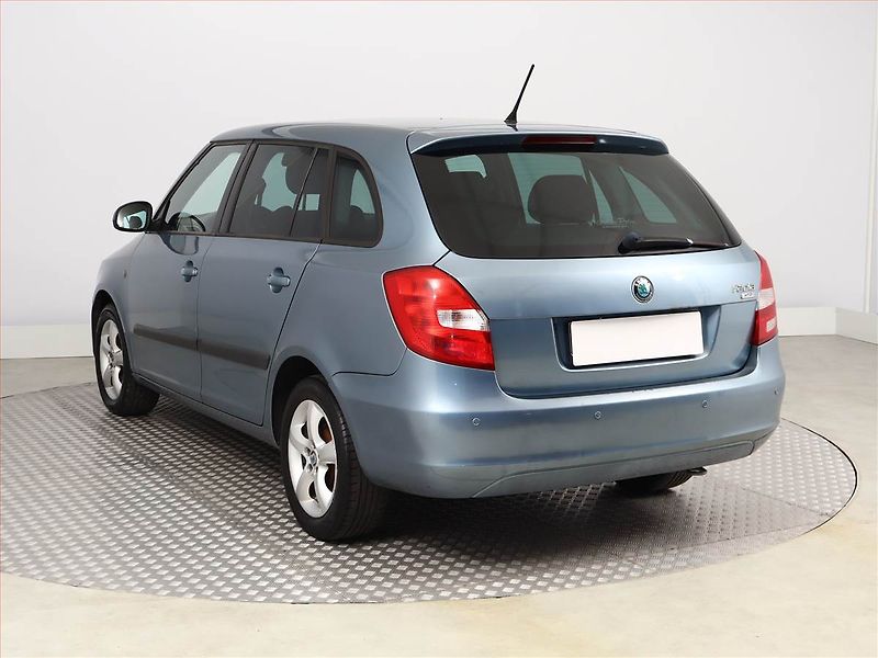 Škoda Fabia (2009) Ambiente 1.2 12V, po STK - fotka 4 z 11