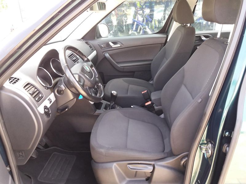Škoda Yeti 1.2TSi,77kW,ESP,KLIMA,TAŽNY!! - fotka 14 z 20