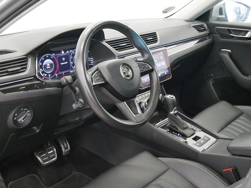 Škoda Superb - fotka 5 z 6