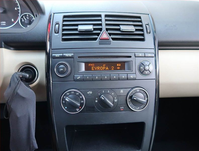 Mercedes-Benz Třídy A (2008) A 180 CDI , nová STK - fotka 12 z 17