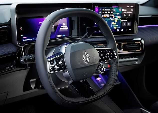 Na volantu je tlačítko pro volbu jízdních režimů., zdroj: Se svolením Renault