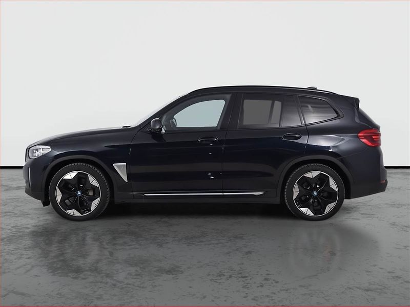 BMW iX3 (2021) 80 kWh - fotka 3 z 27