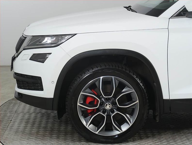 Volkswagen Multivan (2010) Comfortline 2.0 TDI 4Motion - fotka 12 z 18