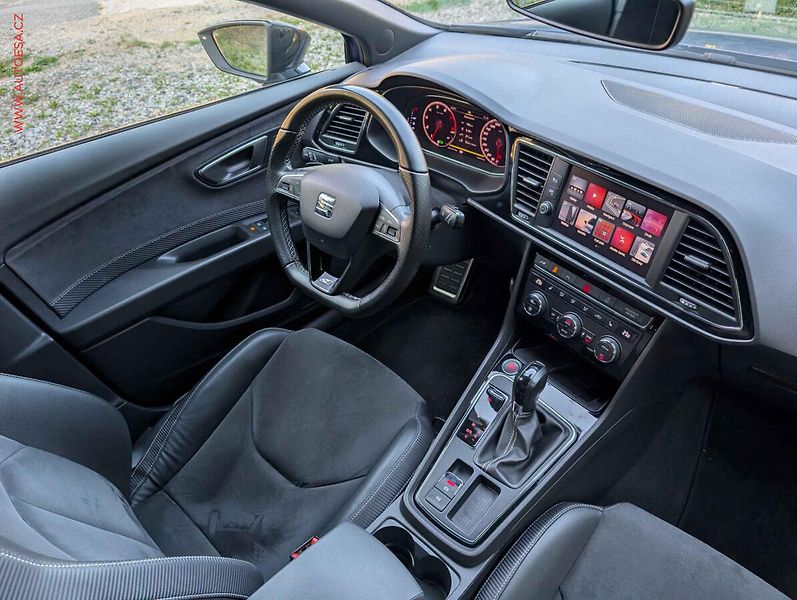 Seat Leon (2018) 2.0 TSi 4x4, DSG, LED - fotka 13 z 24
