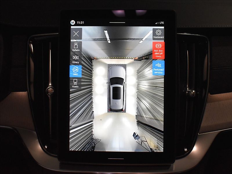 Volvo XC90 (2026) 2,0 T8  Plus Dark - fotka 23 z 35