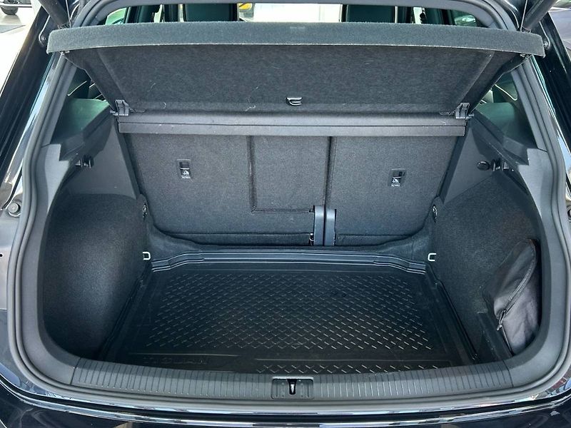 Volkswagen Tiguan (2021) 1.5 TSI 7DSG R-Line - fotka 16 z 35