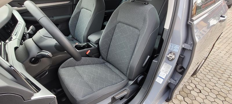 Volkswagen Golf (2021) 8 1,5TSi 96kW Life FuLLeD - fotka 10 z 45