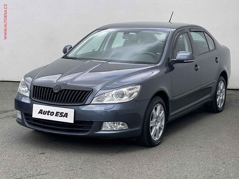 Škoda Octavia (2011) 1.6 TDi, ČR, Elegance - fotka 3 z 17