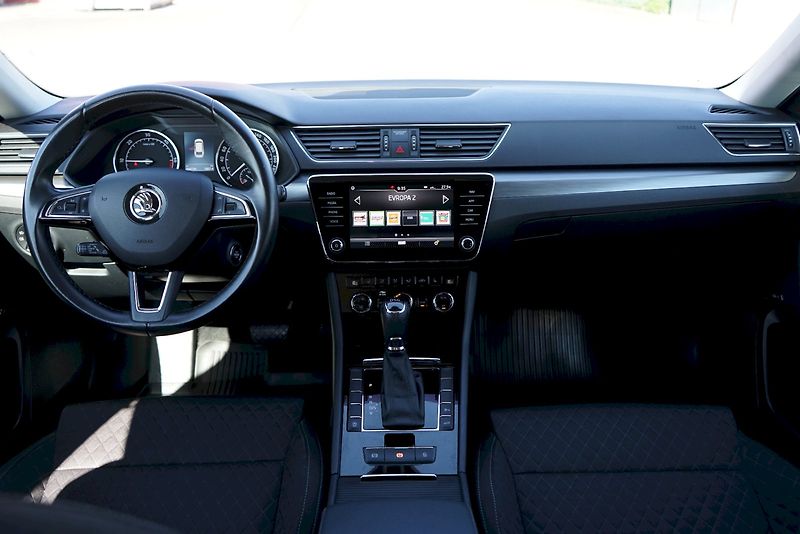 Škoda Superb (2018) TDI 110 kW DSG Style - fotka 8 z 29