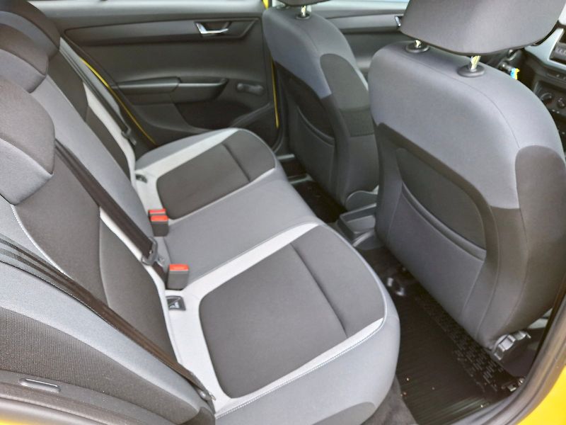Škoda Fabia (2015) Ambition Plus 1,0Mpi 44kW - fotka 14 z 27