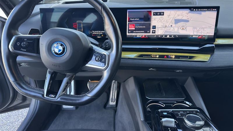 BMW i5 M60 xDrive Sedan - fotka 6 z 16