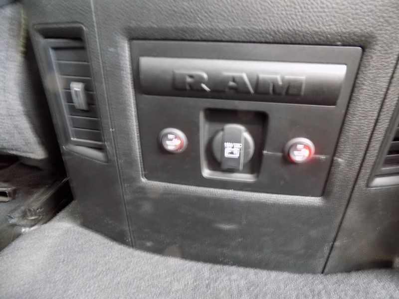 Dodge RAM 1500 (2022) 5.7 HEMI/CREW CAB/ČR/DPH/LED/ - fotka 37 z 40